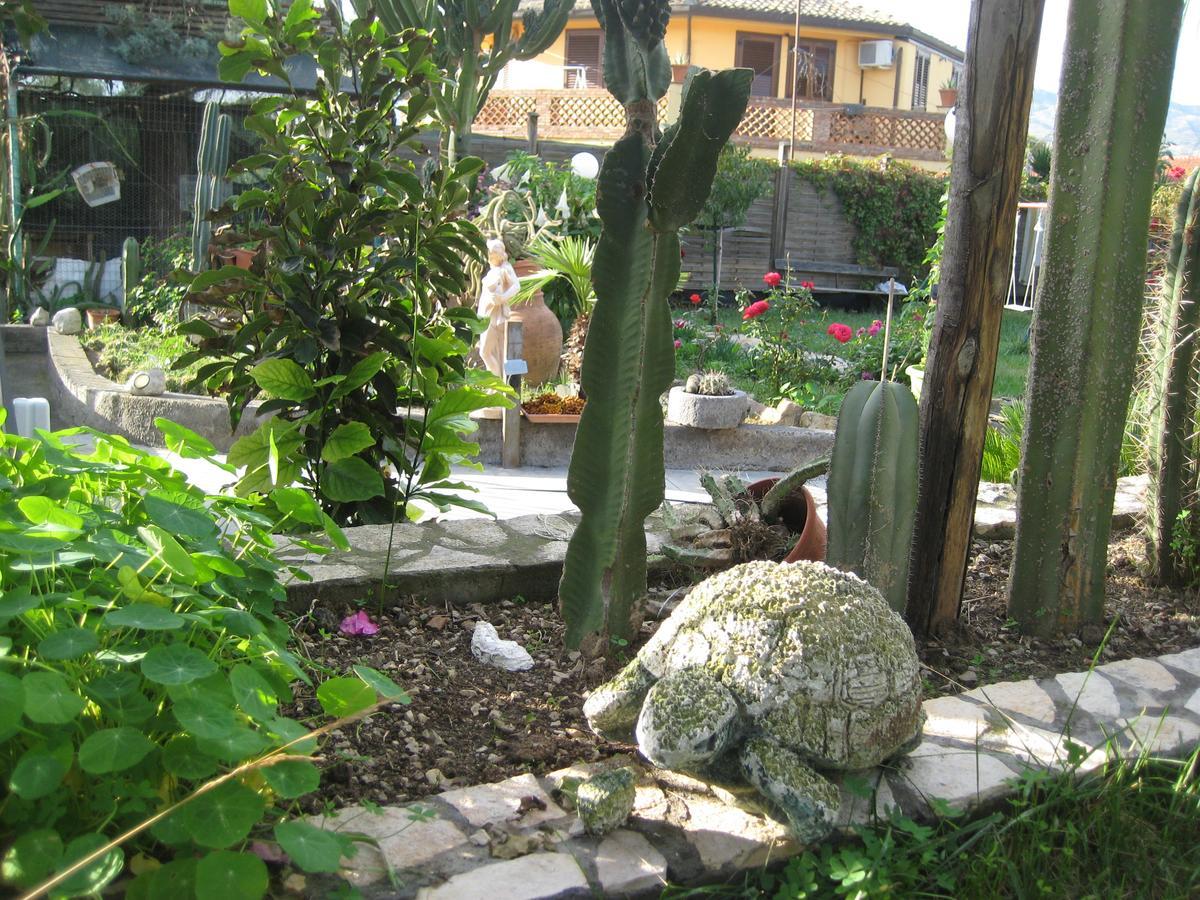 Oasi Del Lago Regalbuto Bagian luar foto