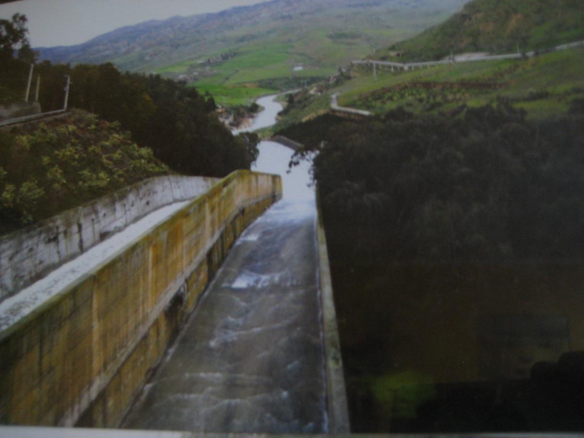 Oasi Del Lago Regalbuto Bagian luar foto