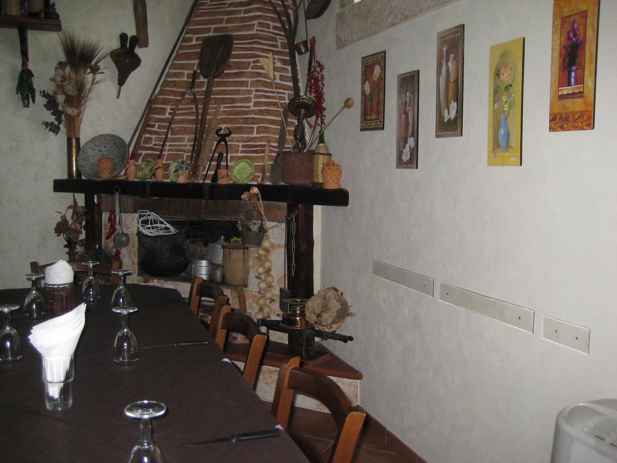 Oasi Del Lago Regalbuto Bagian luar foto